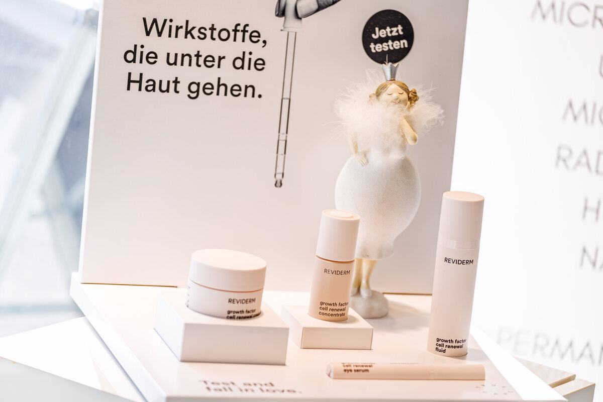 Reviderm-Produkte im Institut